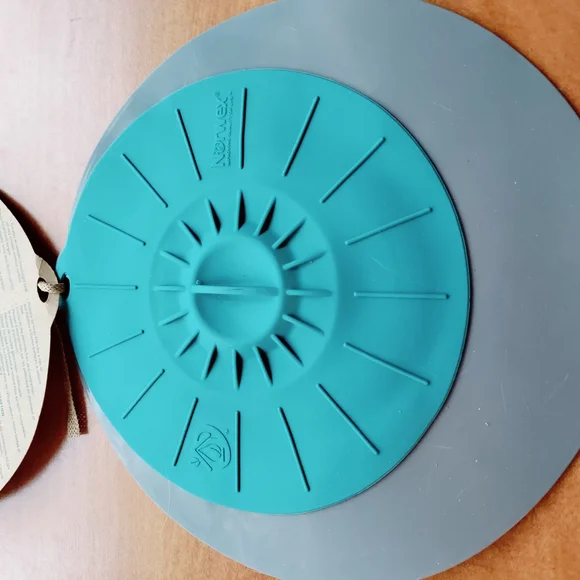 Norwex Silicone Lids Set in Blue & Gray - Picture 3 of 4